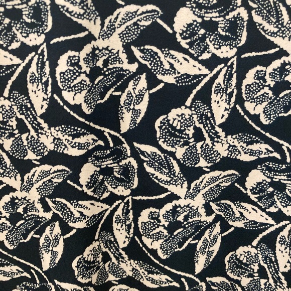 Cute stretchy top! - Picture 8 of 8